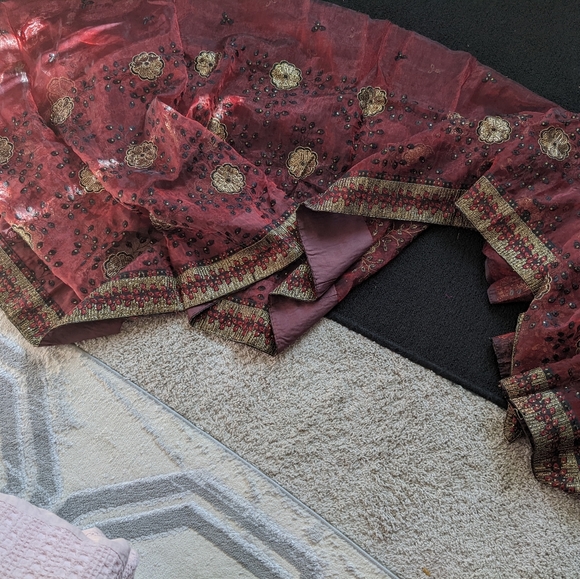 Indian saree - Picture 3 of 5